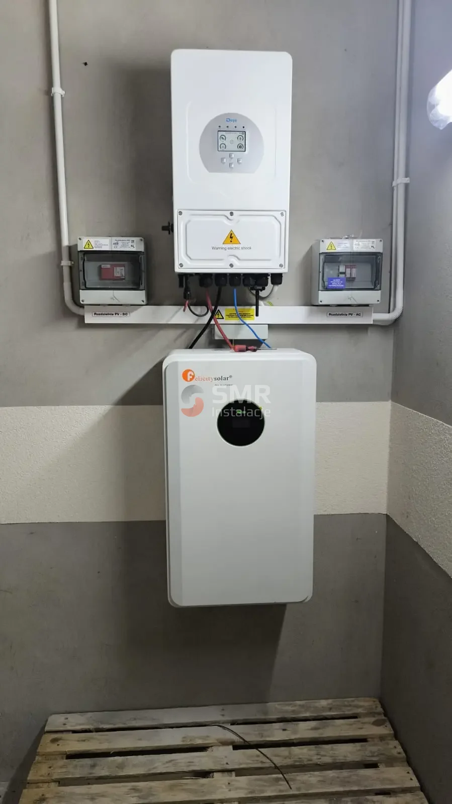 Falownik hybrydowy z magazynem energii - Opoczno