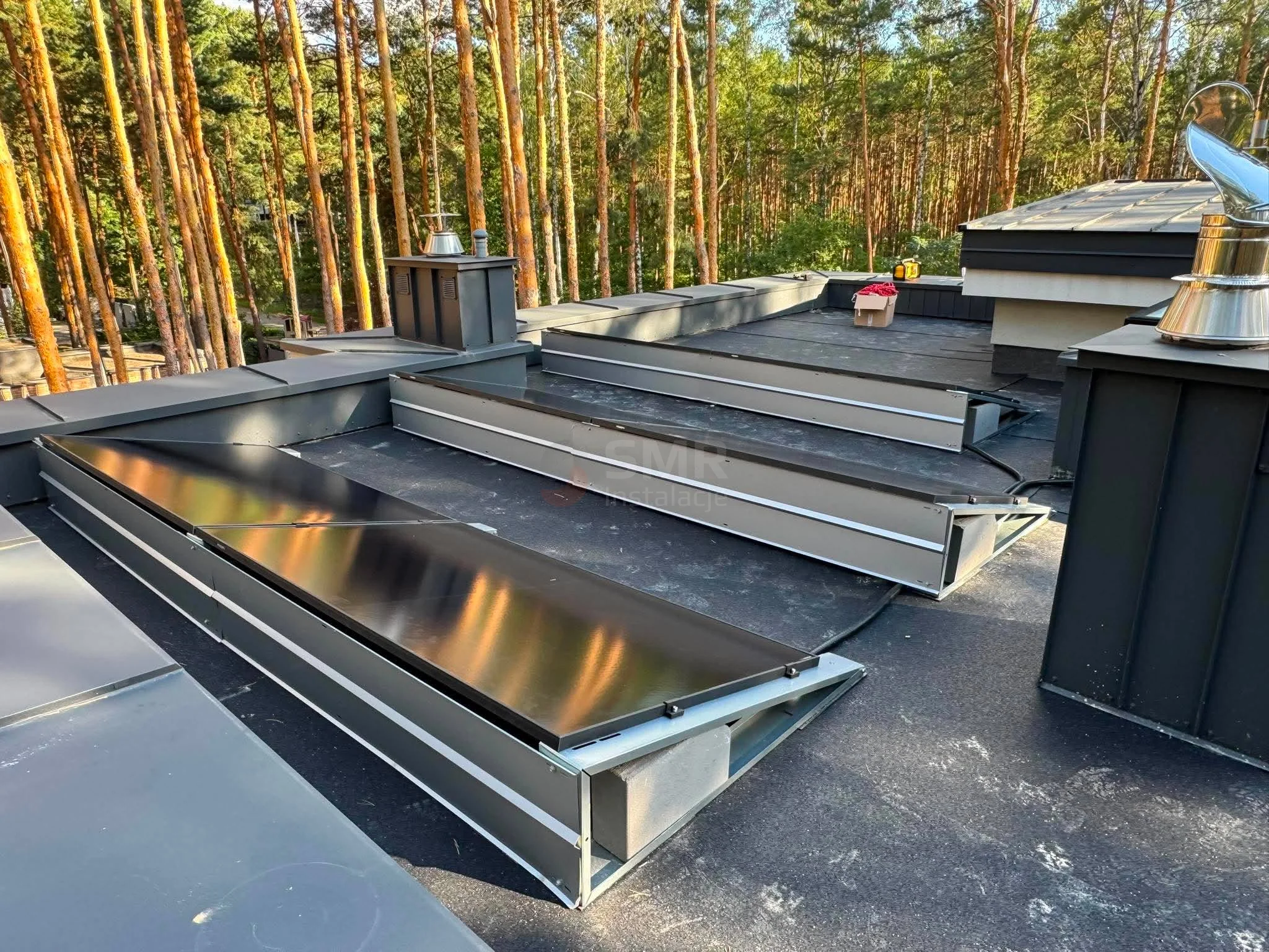 Realizacja: System hybrydowy 8,5 kWp + 27 kWh - Warszawa - zdjęcie dodatkowe 1
